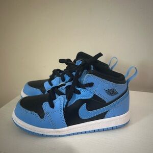 Jordan 1 Mid